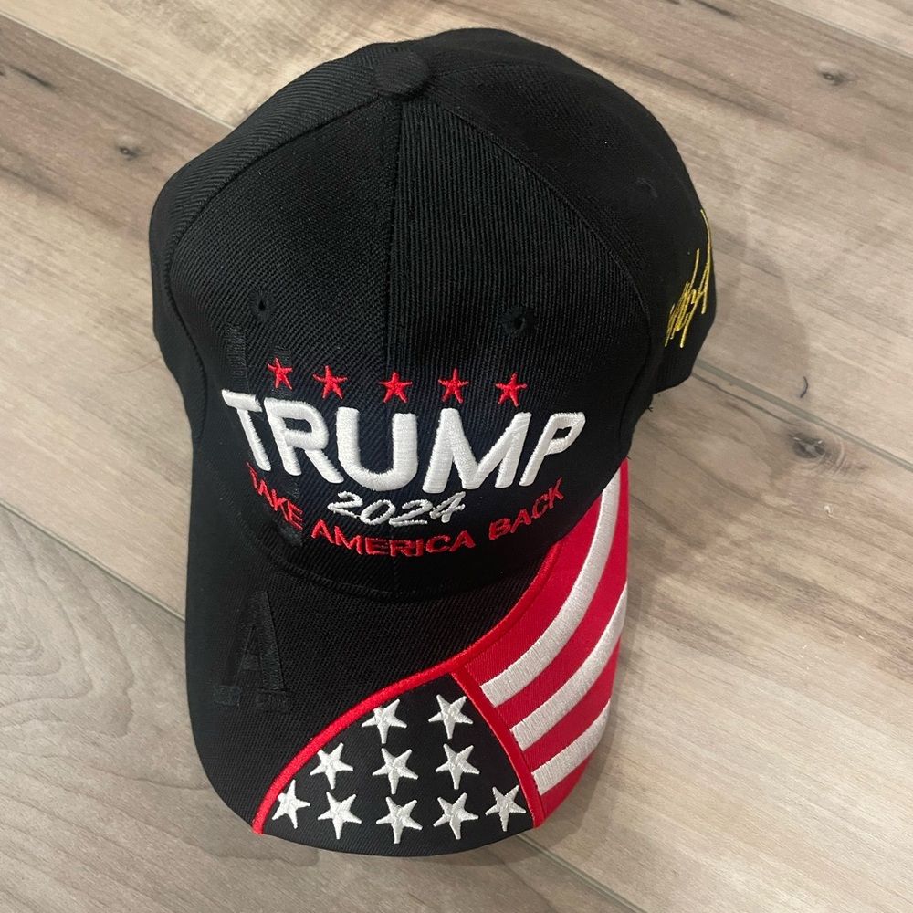 Trump 2024 black signature hat
